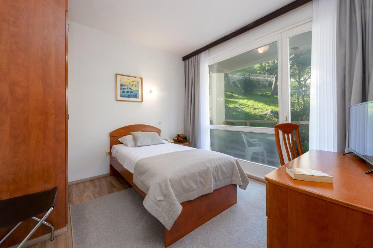 Hotel Vis 3*